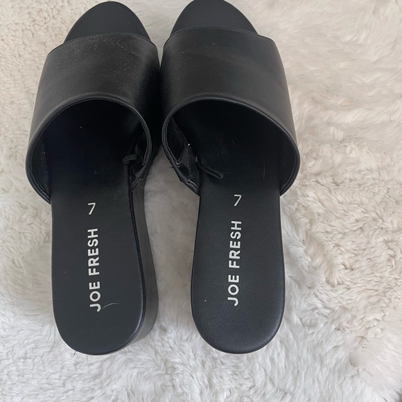 Joe Fresh Platform Slides - Picture 2 of 5